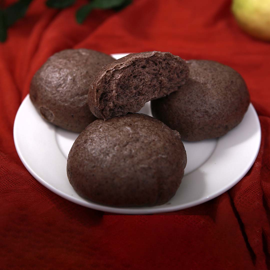 Chocolate spongy balls